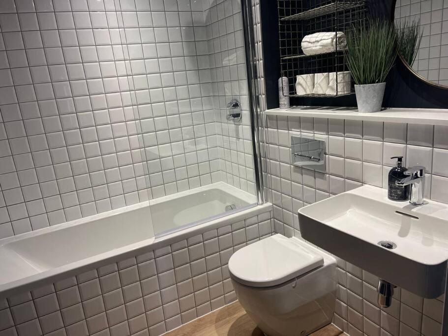 Trendy Apartment In Cardiff Free Parking Zewnętrze zdjęcie