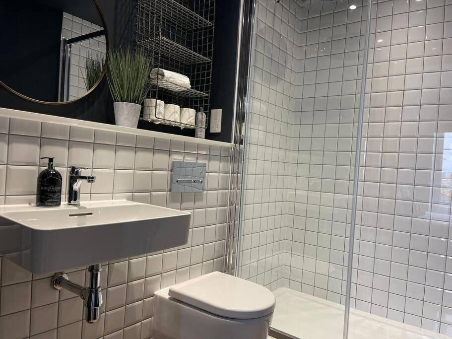 Trendy Apartment In Cardiff Free Parking Zewnętrze zdjęcie