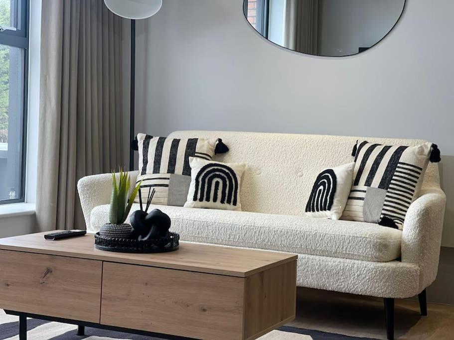 Trendy Apartment In Cardiff Free Parking Zewnętrze zdjęcie